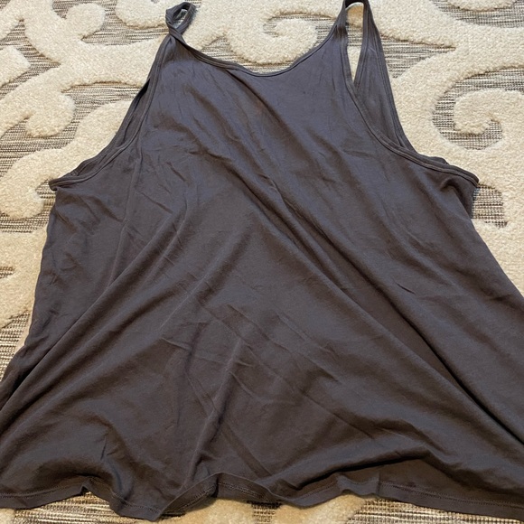Bundle of 4. Lululemon EUC and GUC Size 10 Tanks. Check out all my Lulu! - Picture 5 of 8
